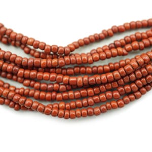 3 fili di minuscole perline rotonde in vetro rosso fango vintage (2 mm) Piccole perline africane dal Ghana Perline tribali vintage (2593A324) Rustiche