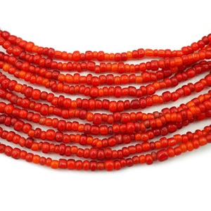 Perline di vetro rotonde a forma di cuore rosso bianco vintage TINY (2,5-3 mm) Piccole perline africane del Ghana Perline tribali vintage (2475A321) Africa