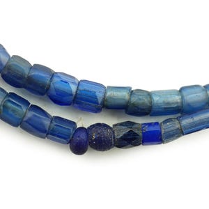 小さな古いミックスロシアンブルーアフリカガラスビーズ（4-5 mm