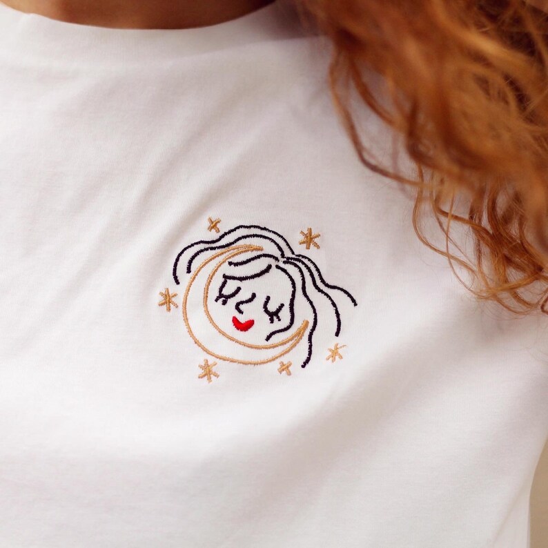 Embroidered crop t-shirt in organic cotton x Falling in love image 7