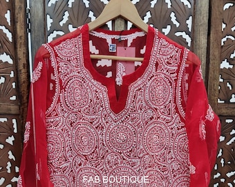 Gratis interior rojo hecho a mano Georgette Chikankari corto Kurta ropa étnica Lucknowi Chikan Short Top / Chikankari Short kurti / Casual wear Kurti