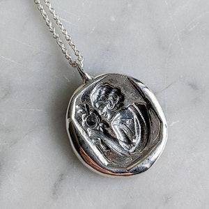 1920&#39;s Lady Wax Seal Necklace