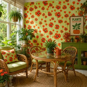 Puede incluir: Un invernadero acogedor con una mesa y sillas redondas de rat&aacute;n, un armario verde y papel pintado floral. La habitaci&oacute;n est&aacute; llena de plantas, incluyendo helechos colgantes y flores en macetas. Un letrero dice "PLANTS MAKE PEOPLE HAPPY."