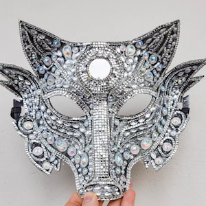 Men&#39;s Women&#39;s Party Mask, Masquerade Ball Halloween Silver Wolf Jewelled Festival Mask
