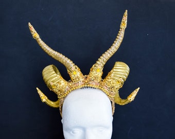 Couronne de fantaisie gothique à double cornes d’or, coiffe de reine démon, festival des fées sorcières, costume de Mardi Gras