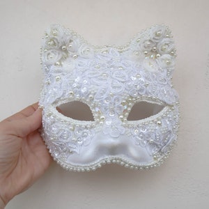Winter Pearl Lace Cat Venetian Mask Carnival Masquerade Ball - Etsy