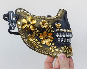 Black Gold Half Skull Festival Dust Mask, Mardi Gras Carnaval Kostuum