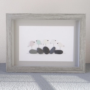 Imagen de la familia de cinco pájaros en vidrio marino Arte con guijarros - Arte con vidrio marino