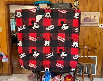 Mickey & Minnie Mouse fleece blanket