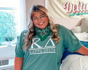 Maglietta con lettere greche KD // Kappa Delta // Maglietta della confraternita // Colori comodi // Regali per la confraternita