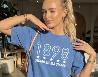 Camiseta comemorativa do ano de fundação da Tri Sigma // Camiseta da Sigma Sigma Sigma // Camiseta da vida universitária grega // Cores confortáveis // Vestuário de fraternidade