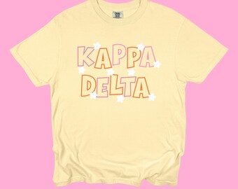 Maglietta della confraternita Kappa Delta Flower Power // Maglietta retrò sulla vita greca // Maglietta della confraternita Comfort Colors // Maglietta di reclutamento // Regalo per il Bid Day