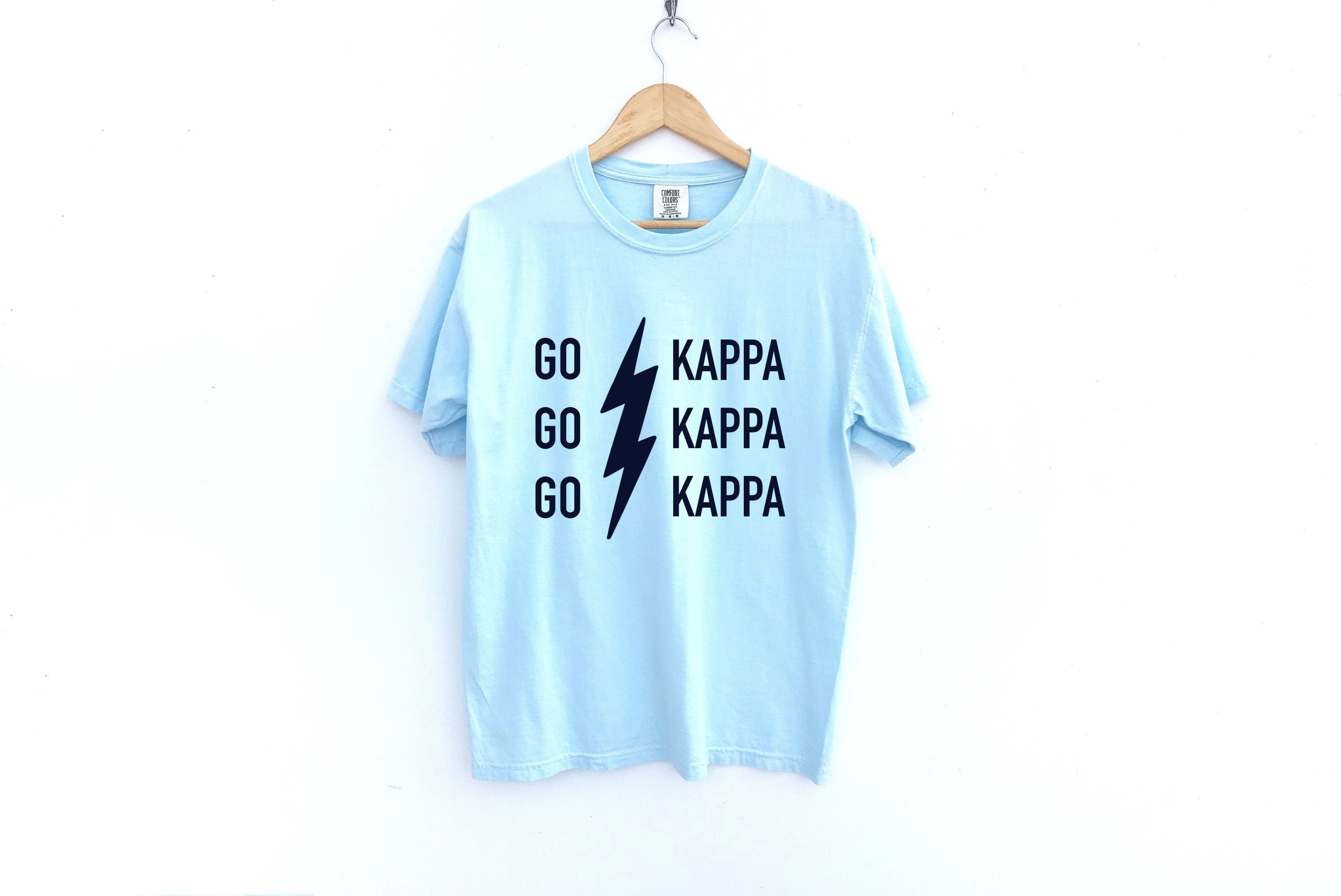 bericht Bloemlezing Recensie Kappa Kappa Gamma // Go Kappa // Bolting Out Sorority Shirt // - Etsy