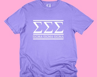 Camiseta com as letras gregas da Tri Sigma // Sigma Sigma Sigma // Camisetas de fraternidade // Cores confortáveis // Presentes para fraternidades