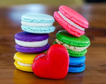 Society6 ケース Macarons by Elle Moss Macaron Gift Box Sets - Shimmering Pink and Pearl White