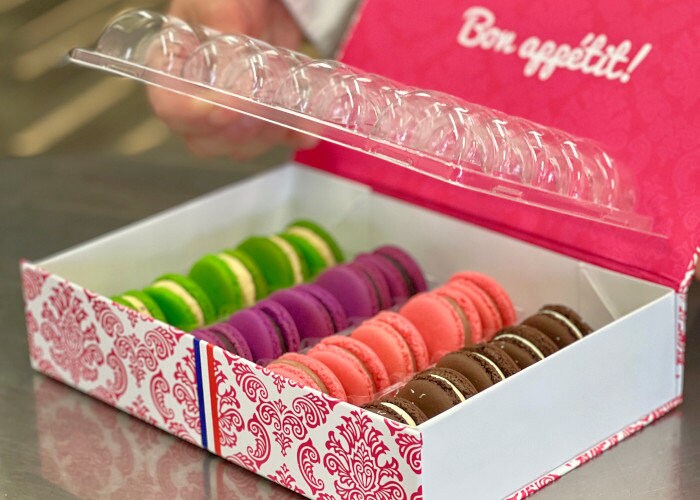 20 Handcrafted Macarons in Elegant Gift Box - Etsy