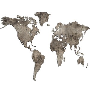 Op de afbeelding: Een gedetailleerde, getextureerde wereldkaart in grijstinten en bruin, tegen een witte achtergrond. De kaart toont de continenten en eilanden, met een verweerde, verouderde uitstraling. Het ontwerp is een platte, tweedimensionale weergave.