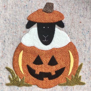 Alles Gute zum Geburtstag! digitale Applikation aus Wolle mit Herbst und Halloween Muster