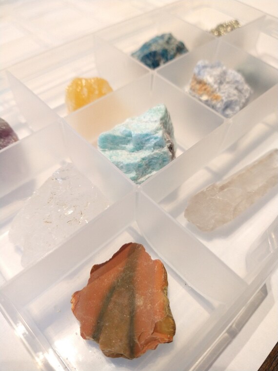 Rainbow Gem Kit 11 Piece Gemstones in Plastic Case NEW From
