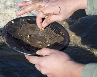 GOLD PANNING KIT Beginner's Package, 7.5oz PAYDIRT, 8 Gold Pan Snifter &  Vial