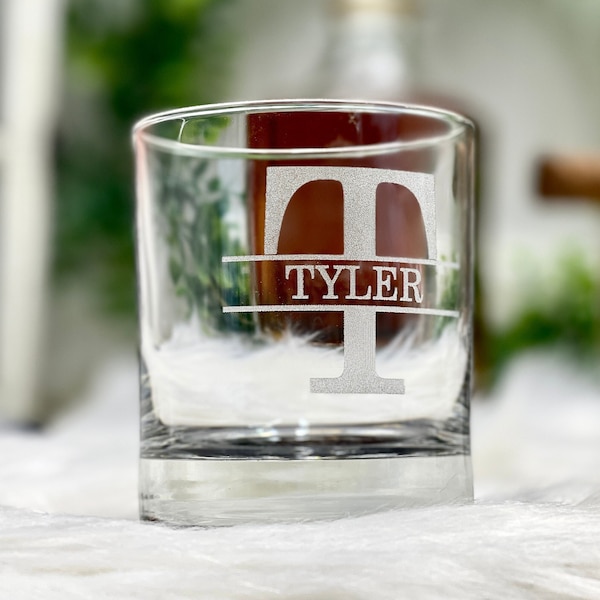 Personalized Whiskey Glasses for Groomsmen Proposal Gift Ideas Custom Glasses and Wedding Party Favor Gifts