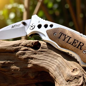 Personalized Groomsmen Gift – Engraved Pocket Knife for Men, Custom Utility Knife for Wedding Party, Outdoor Gift for Him