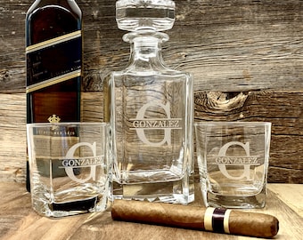 Personalized Whiskey Decanter Set - Rocks Glasses and Whiskey Decanter, Gift For Him, Boyfriend Birthday Gift, Groomsman Gift, Wedding Gifts