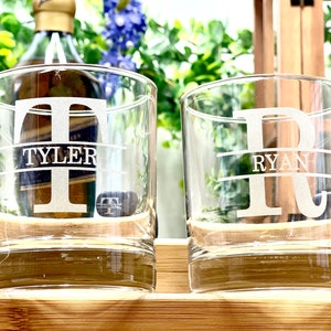 Personalized Whiskey Glasses for Groomsmen Proposal Gift Ideas Custom Glasses and Wedding Party Favor Gifts Bild 6