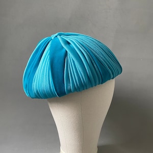 1960s hat - teal velvet satine cloche hat original vintage woman , mid-century fashion history