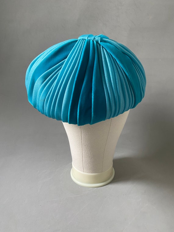 1960s hat - teal velvet satine cloche hat origina… - image 10