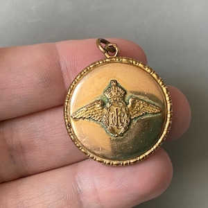 Golden military locket from WW1 WWI, R F C The Royal Flying Corps, rare sweetheart locket, RBM made in USA 1912-1918 army aviation history