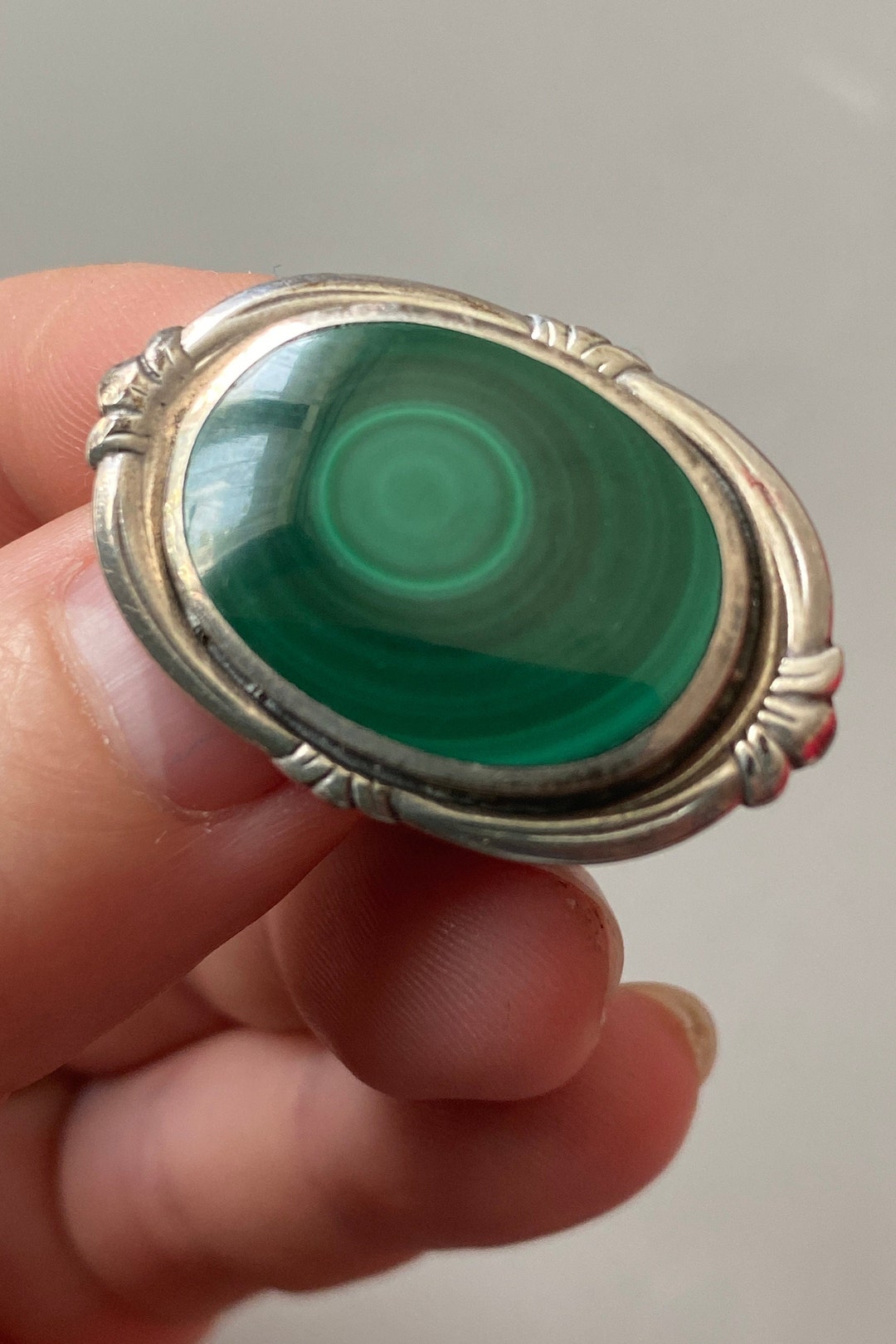 Création artisanale-broche argent pierre verte
