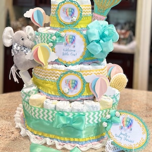 Heißluftballon-Windeltorte mit Plüsch-Bär, Bürste/Kamm, Waschlappen, Thema-Einsätze und Schilder, Tischkarte, Heißluftballon-Kuchendekoration, 5-stöckig