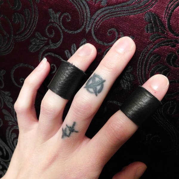 Leather midi ring