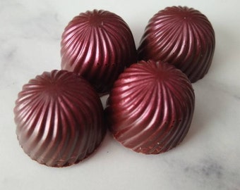 Cordiales de cereza, trufas de chocolate amargo con cerezas italianas confitadas y fondant de coñac- Día de la Madre, regalo para clientes, regalo navideño