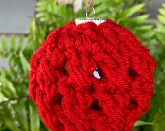 Quick crochet Christmas ornaments