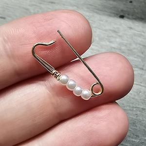 1–5pcs Gold Safety Pin Charms with Pearl | 18K Gold Plated Brass Pendants, Elegant Jewelry Supplies for Necklaces, Earrings & Bracelets 24mm