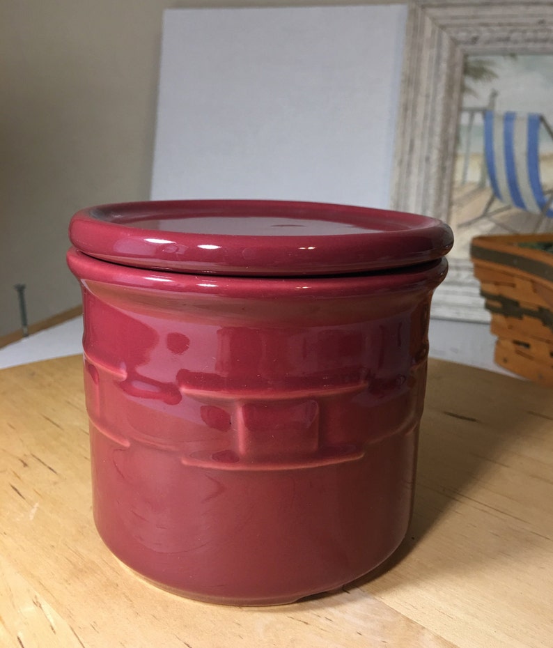 One Longaberger Woven Traditions Paprika Small Lidded Crock 3-78 x 4-12 USA