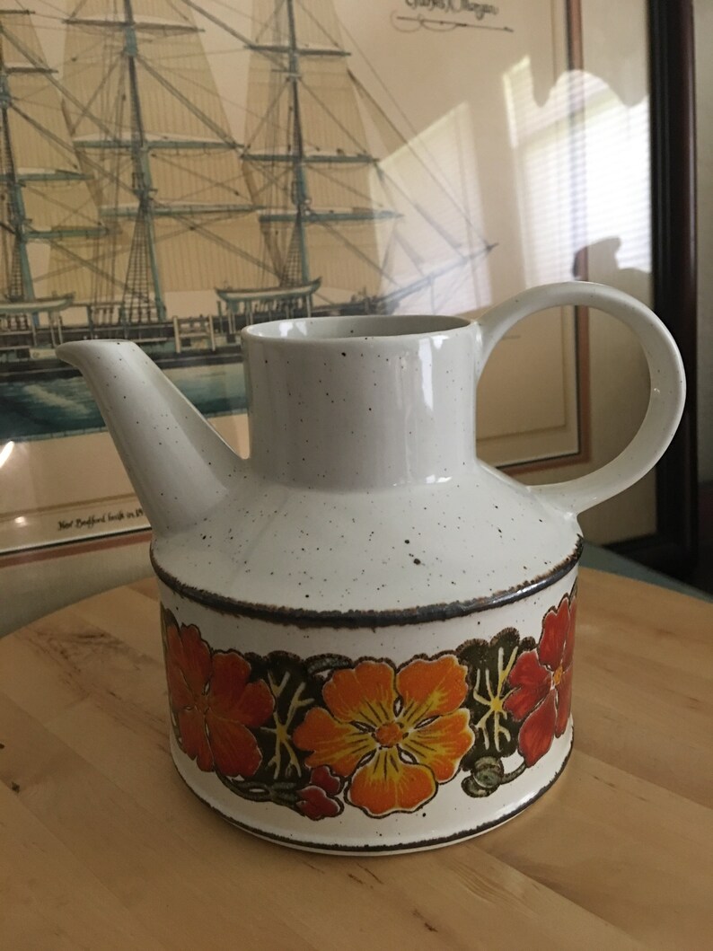 Stonehenge Midwinter Nasturtium WR Teapot Unlidded 38 oz
