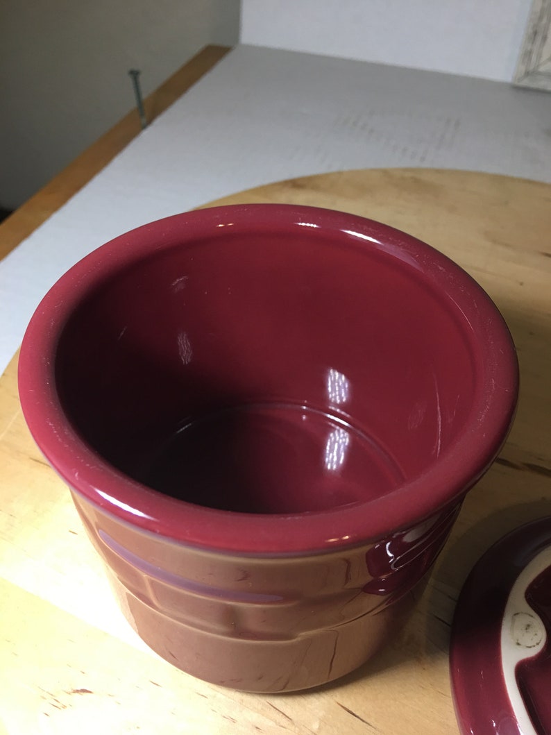 One Longaberger Woven Traditions Paprika Small Lidded Crock 3-78 x 4-12 USA