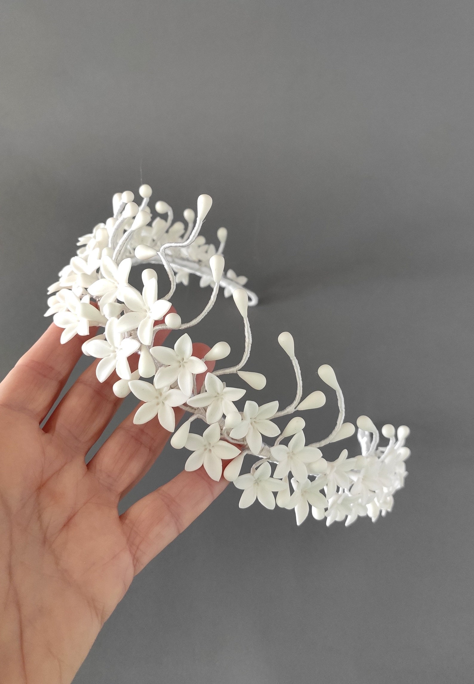 Tiara de Novia de Flores Blancas Tocado de Novia en porcelana Etsy