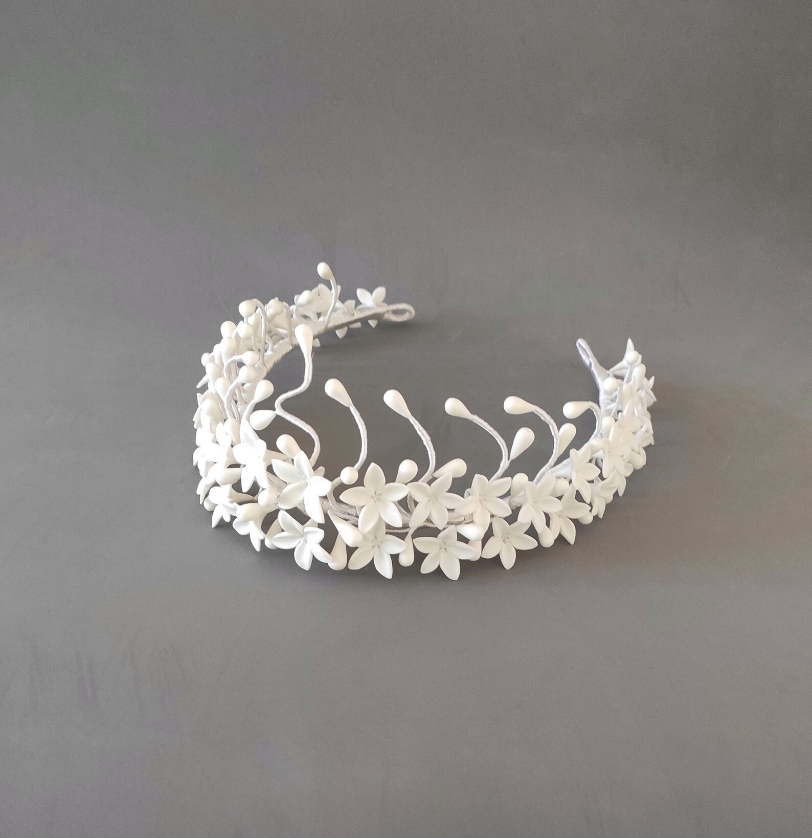 Tiara de Novia de Flores Blancas Tocado de Novia en porcelana Etsy