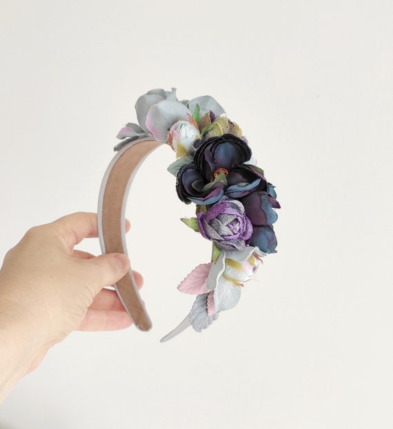 Grey flowers fascinator Headband 