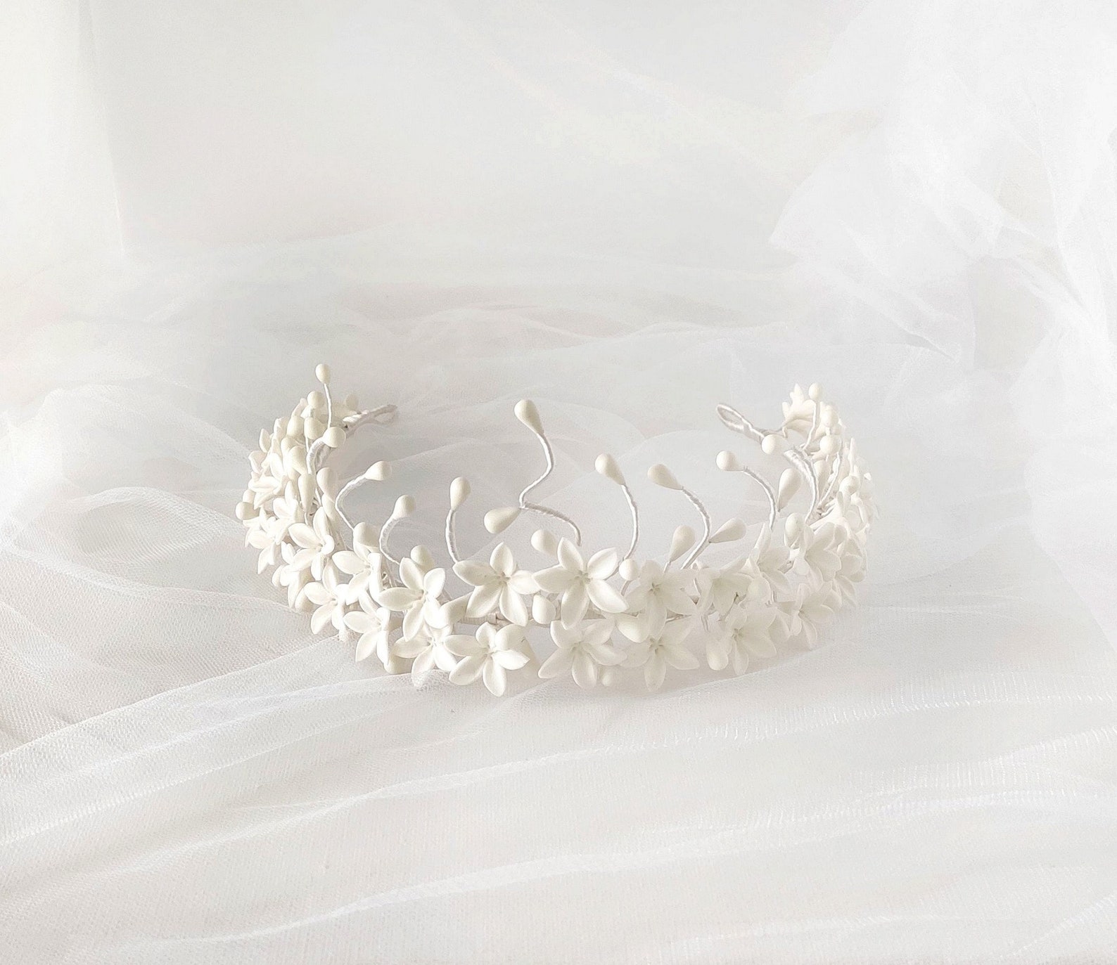 Tiara de Novia de Flores Blancas Tocado de Novia en porcelana Etsy