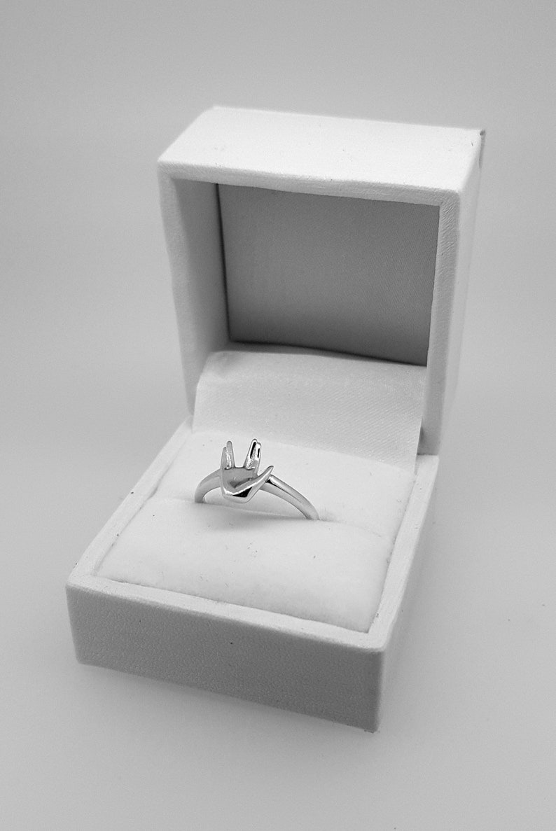 Star Trek Hand Gift Vulcan Salute Sterling Silver Ring
