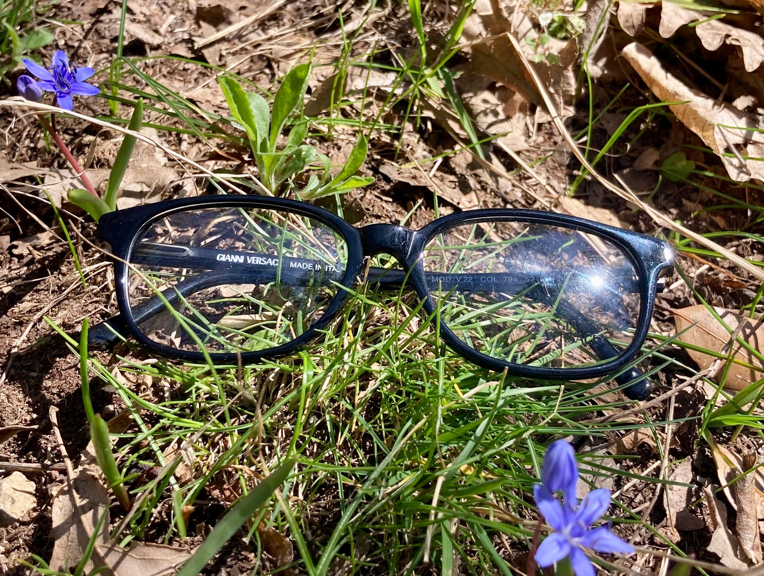 Gianni Versace V22 Eyeglasses Made in Italy Coulor Black Fashion