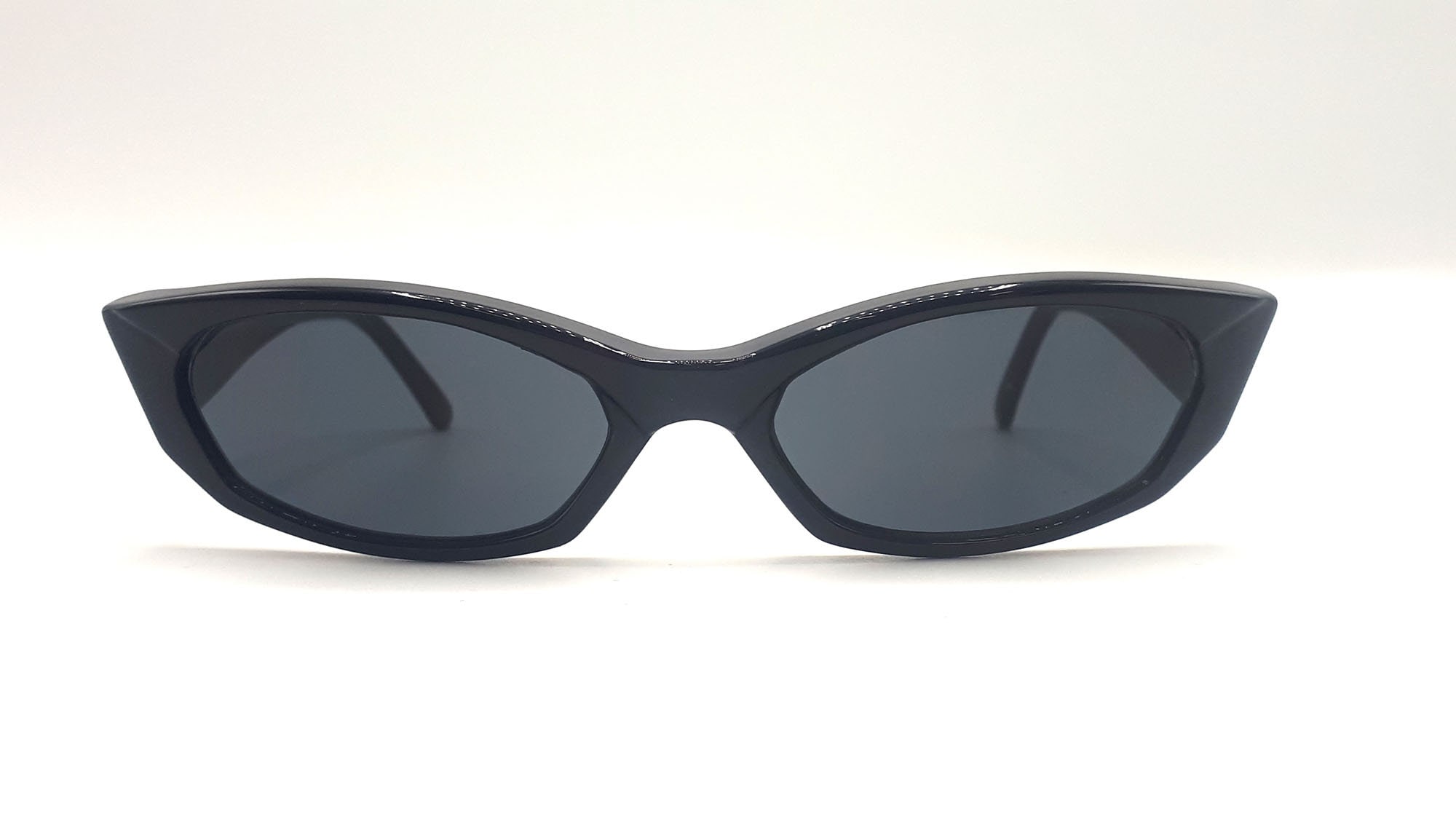 Arnette Mod. Mantis D394 サングラス キャットアイ カラー ブラック