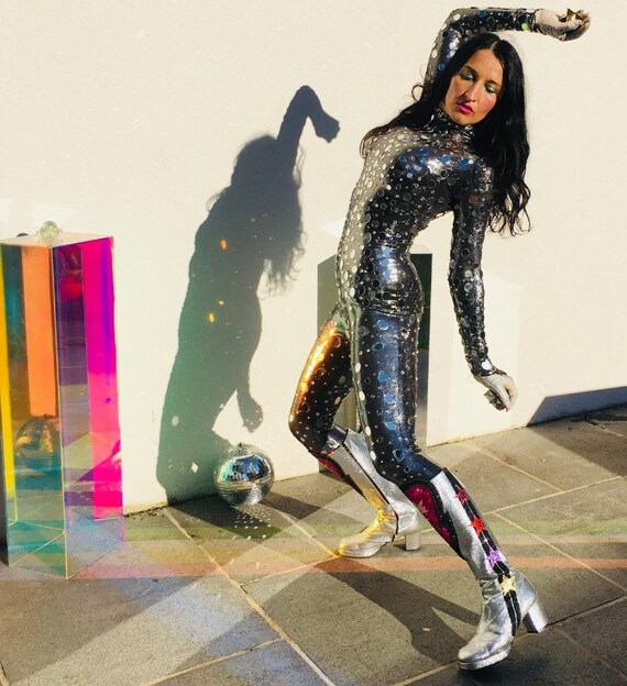 Vintage 70s glam rock boots Ziggy Stardust disco abba platforms Bowie Glitter size 6 gogo Barbarella Superhero Space age silver Knee high