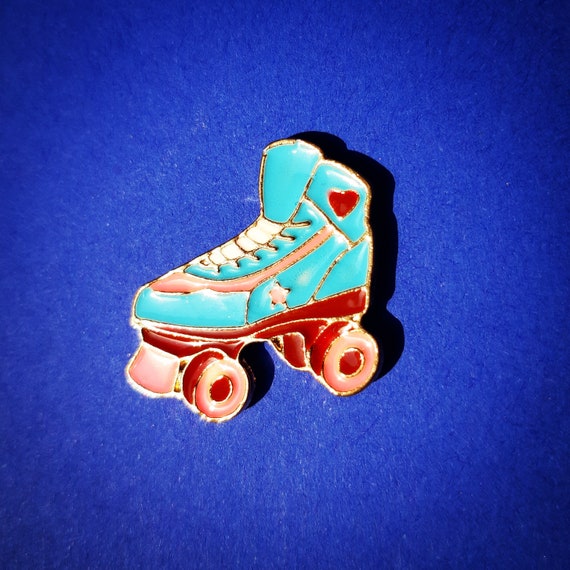 Metal Enamel Pin Badge Brooch Roller Skate Skater Roller Derby Foot Shoe Skating 