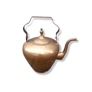 Antique copper kettle, period 1880/1900, farmhouse style.